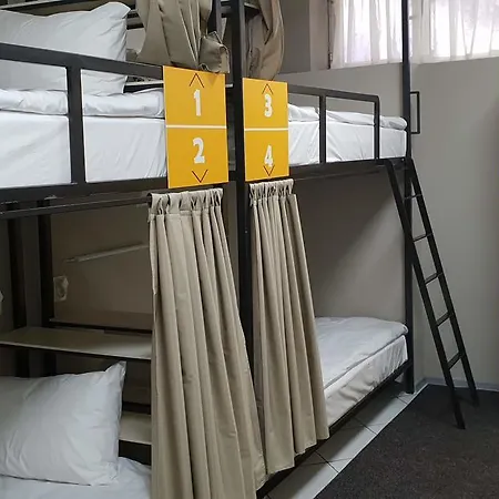 Center Hostal *